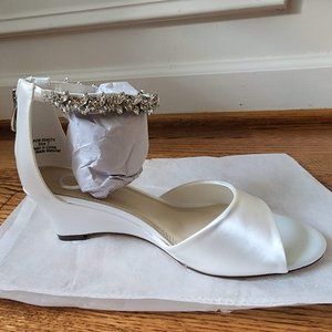 Wedge shoes